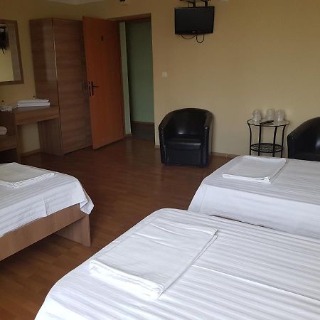 Hotel Pandora Sport Фокшаны Экстерьер фото