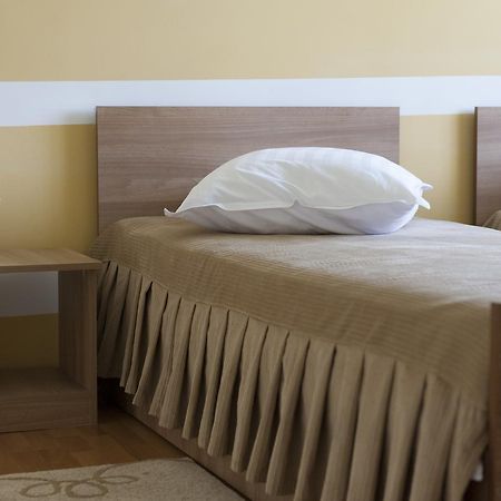 Hotel Pandora Sport Фокшаны Экстерьер фото