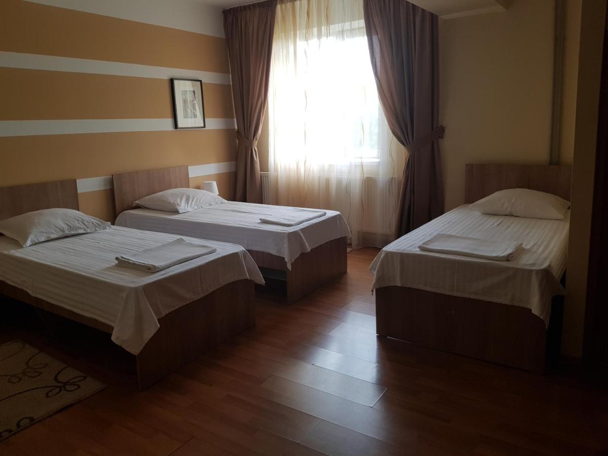 Hotel Pandora Sport Фокшаны Экстерьер фото