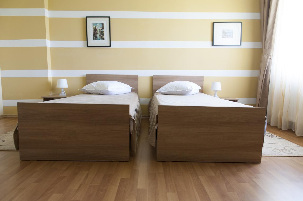 Hotel Pandora Sport Фокшаны Экстерьер фото