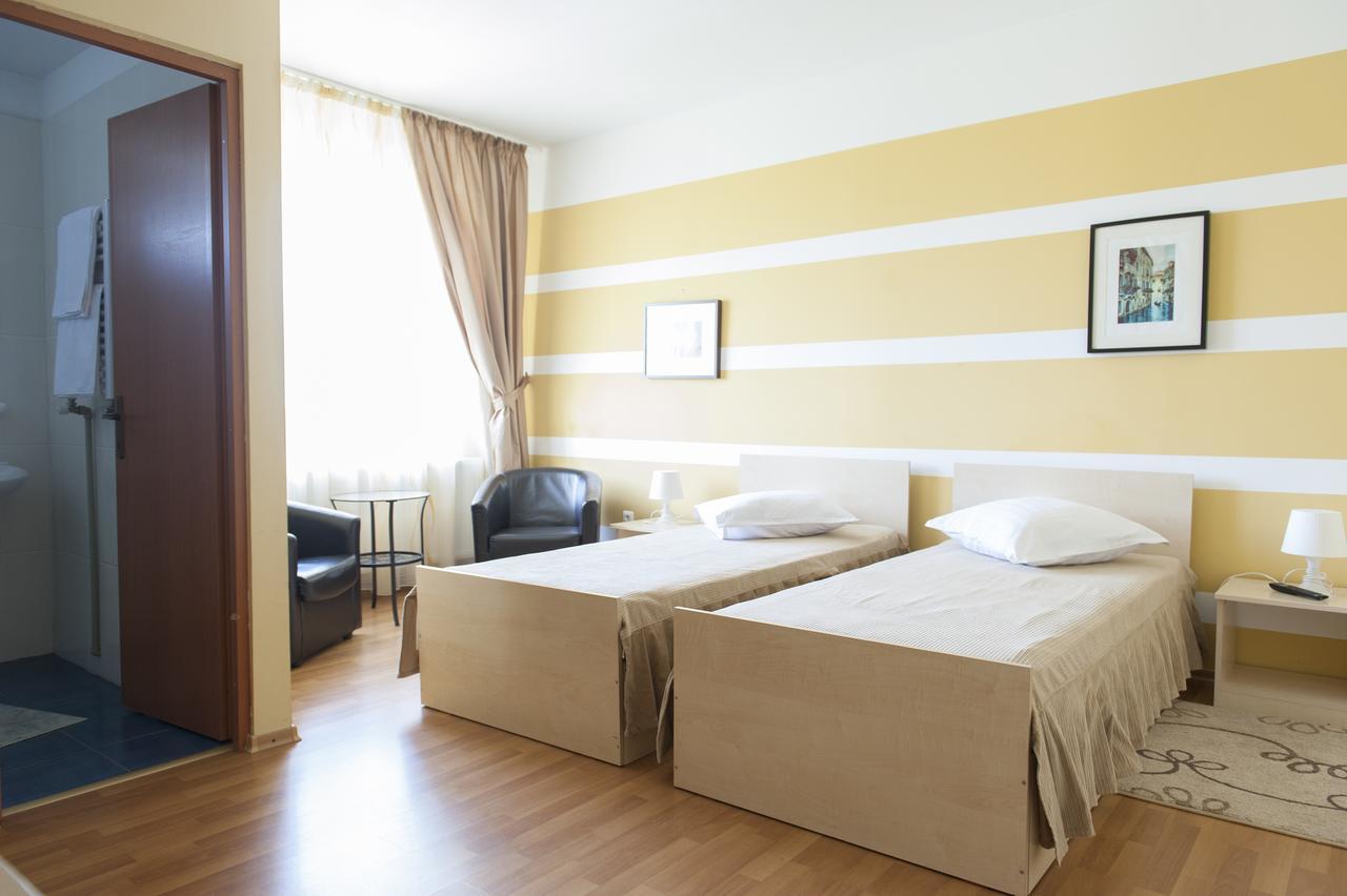 Hotel Pandora Sport Фокшаны Экстерьер фото
