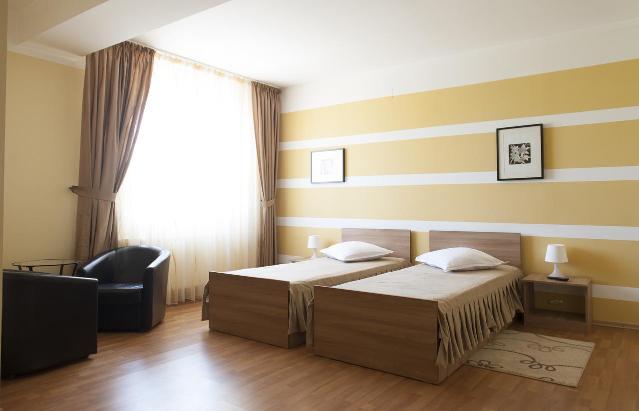 Hotel Pandora Sport Фокшаны Экстерьер фото